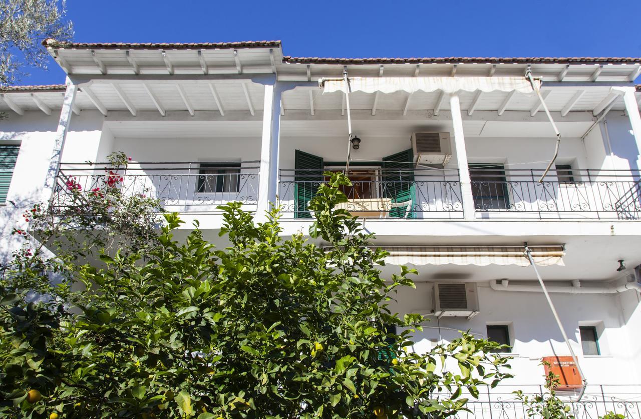 Aparthotel Fraxi Beach à Nikiana Extérieur photo