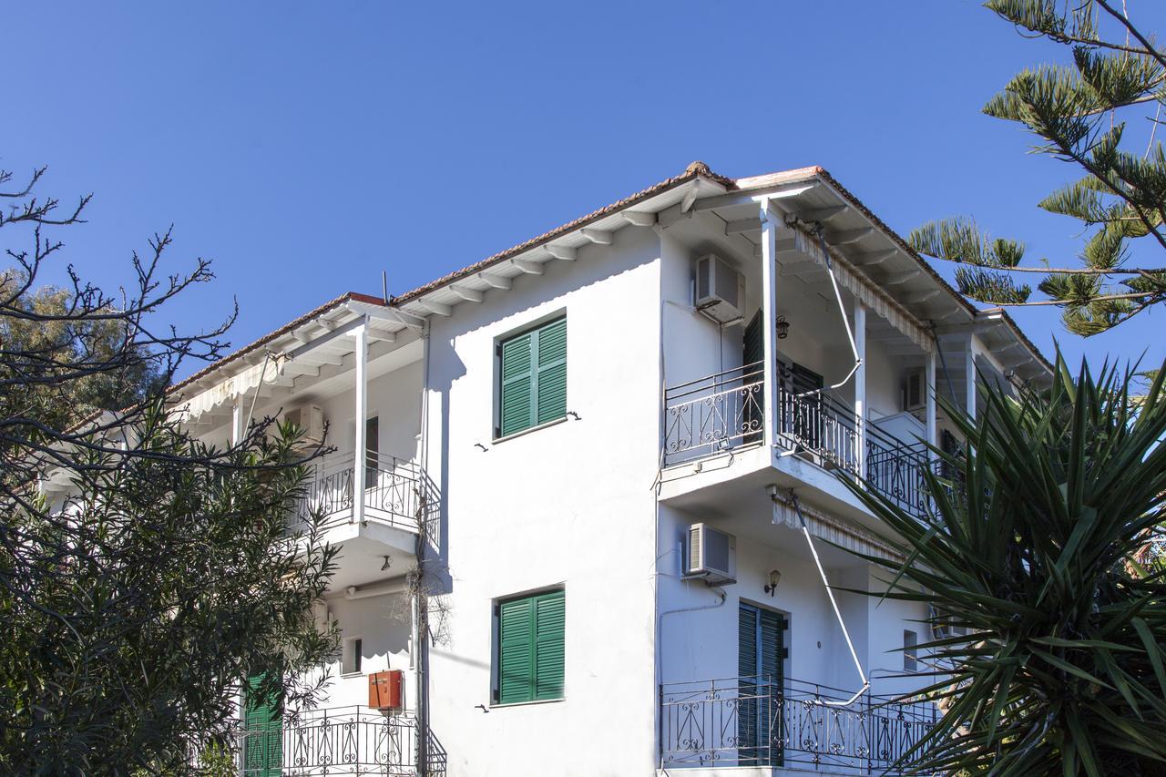 Aparthotel Fraxi Beach à Nikiana Extérieur photo